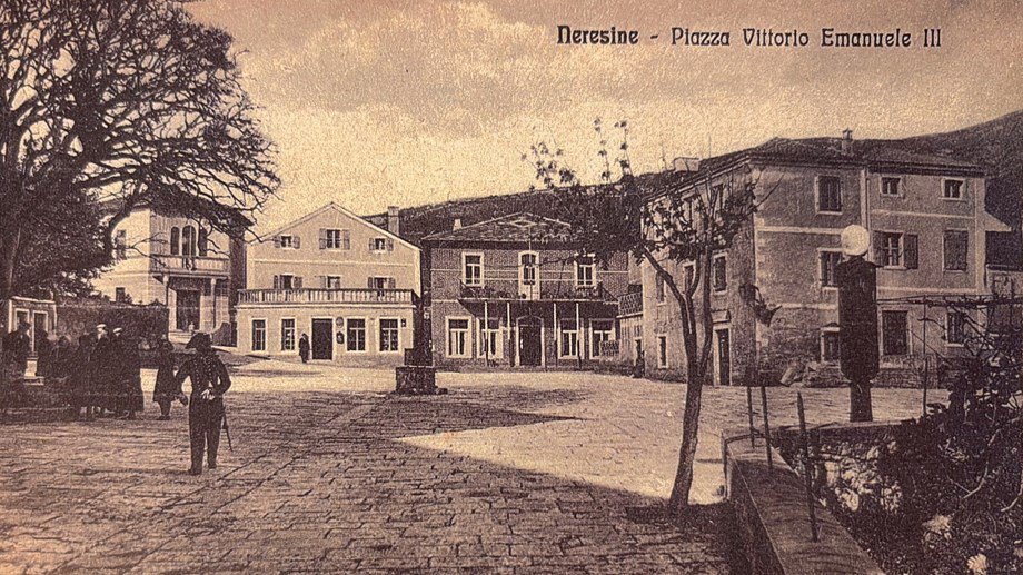 POGLEDI KROZ VRIJEME - IZLOŽBA STARIH FOTOGRAFIJA NEREZINE IZ PRIVATNE ZBIRKE IVE RUŠINA